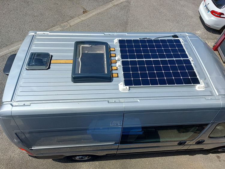 start energy fait une installation panneaux solaire sur camping car
